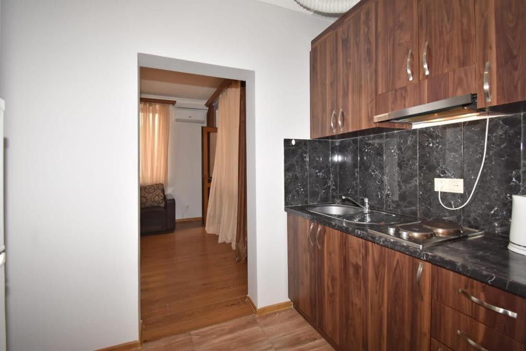 74/3New Building In The Center Of The Capital Apartment Yerevan Exterior photo