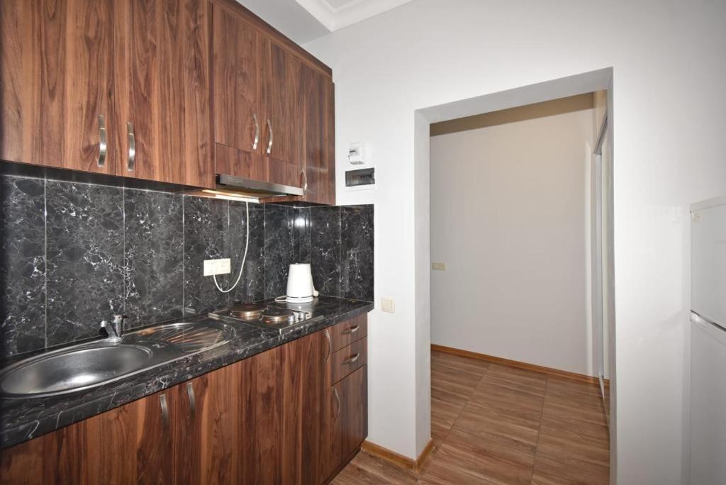 74/3New Building In The Center Of The Capital Apartment Yerevan Exterior photo