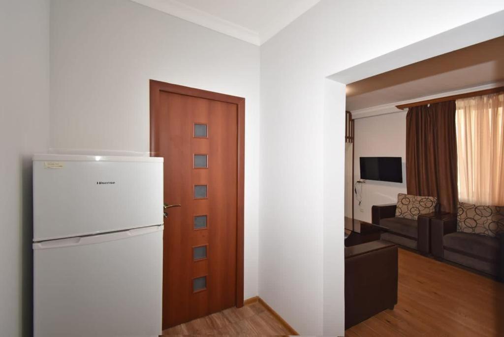 74/3New Building In The Center Of The Capital Apartment Yerevan Exterior photo