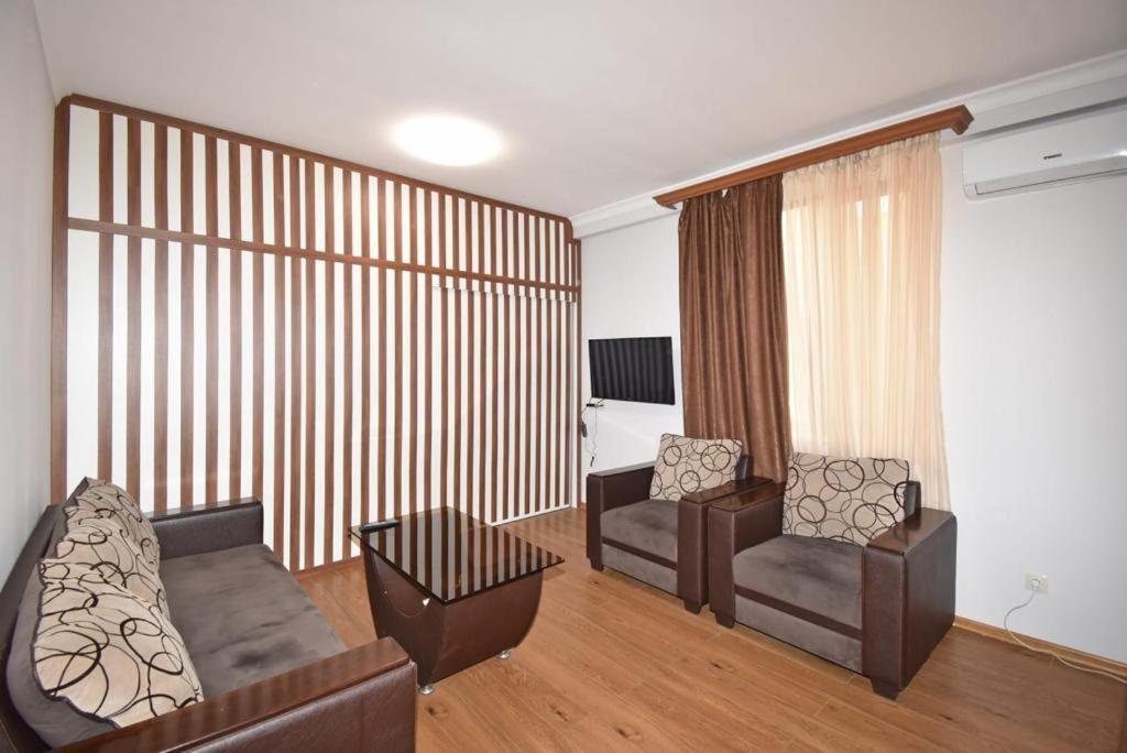 74/3New Building In The Center Of The Capital Apartment Yerevan Exterior photo