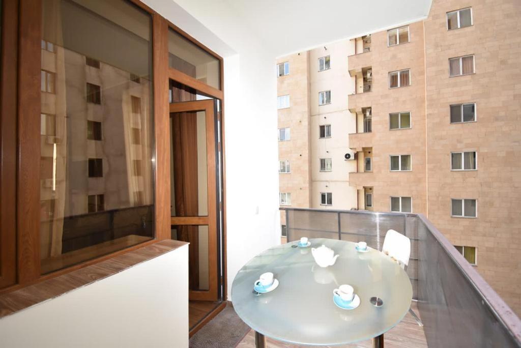74/3New Building In The Center Of The Capital Apartment Yerevan Exterior photo